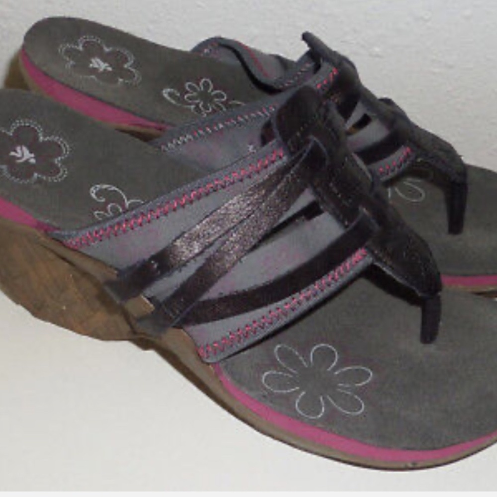 Cushe Entwine Wedge Flip Flop Sandals Black and Gray Size 9